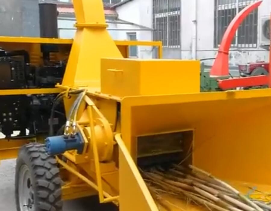 移動樹枝粉碎機工作現場